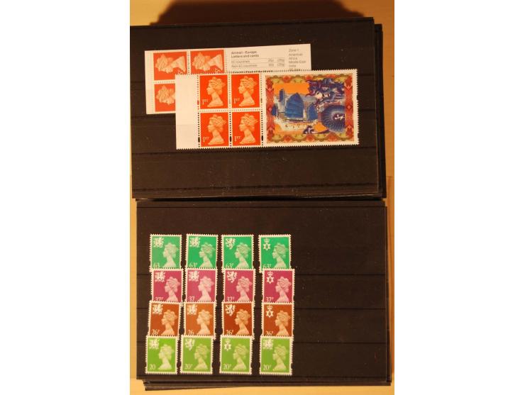 1940/99, meist postfrischer Bestand auf Steckkarten mit Schwerpunkt Kanalinseln und Irland, dabei viele kpl. Ausgaben und  Bl