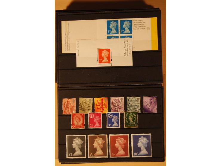 1940/99, meist postfrischer Bestand auf Steckkarten mit Schwerpunkt Kanalinseln und Irland, dabei viele kpl. Ausgaben und  Bl