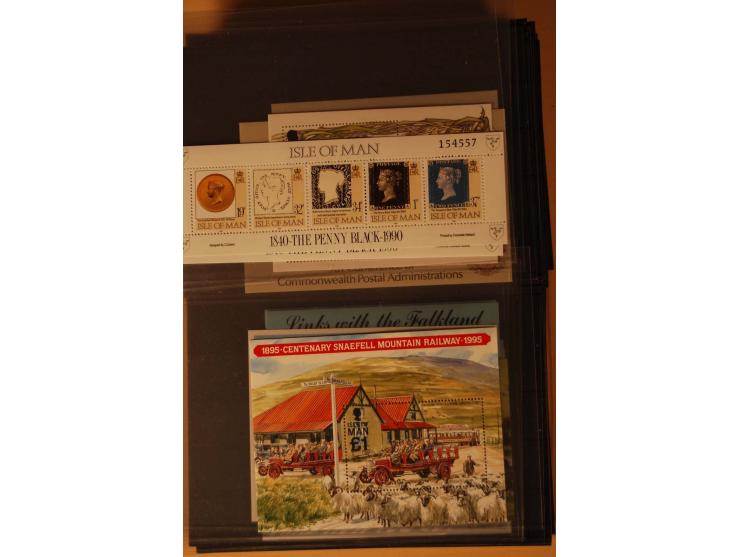 1940/99, meist postfrischer Bestand auf Steckkarten mit Schwerpunkt Kanalinseln und Irland, dabei viele kpl. Ausgaben und  Bl