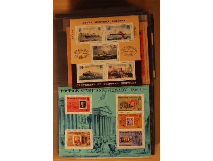 1940/99, meist postfrischer Bestand auf Steckkarten mit Schwerpunkt Kanalinseln und Irland, dabei viele kpl. Ausgaben und  Bl
