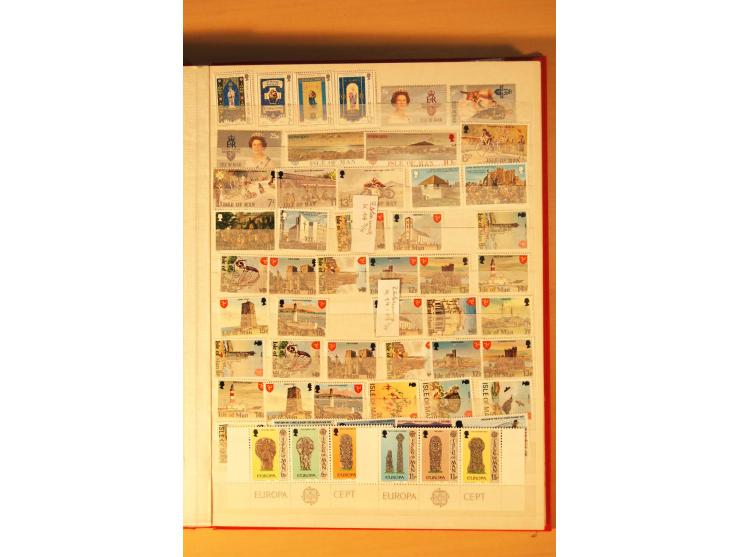 1958/92, postfrische Sammlung Guernsey, Jersey und Isle of Man im Einsteckbuch (Mi. ca. 1.140,-)