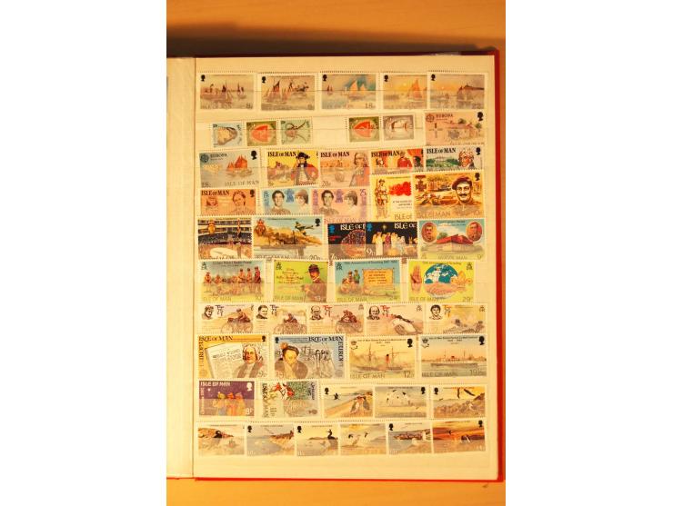 1958/92, postfrische Sammlung Guernsey, Jersey und Isle of Man im Einsteckbuch (Mi. ca. 1.140,-)
