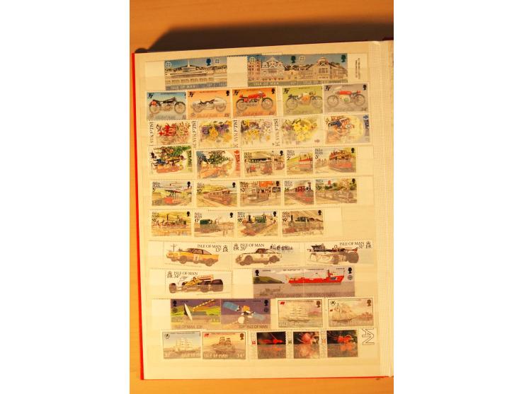 1958/92, postfrische Sammlung Guernsey, Jersey und Isle of Man im Einsteckbuch (Mi. ca. 1.140,-)