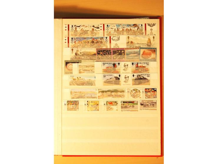 1958/92, postfrische Sammlung Guernsey, Jersey und Isle of Man im Einsteckbuch (Mi. ca. 1.140,-)