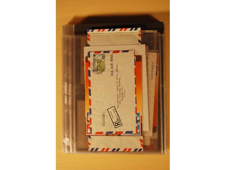 1890/1982 (ca.), 95 Briefe, Karten und Ganzsachen, dabei Reco, Luftpost etc.