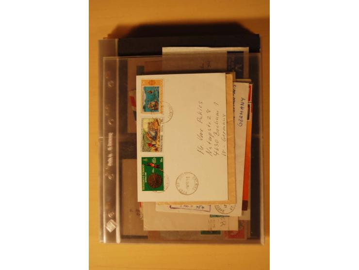 1890/1982 (ca.), 95 Briefe, Karten und Ganzsachen, dabei Reco, Luftpost etc.