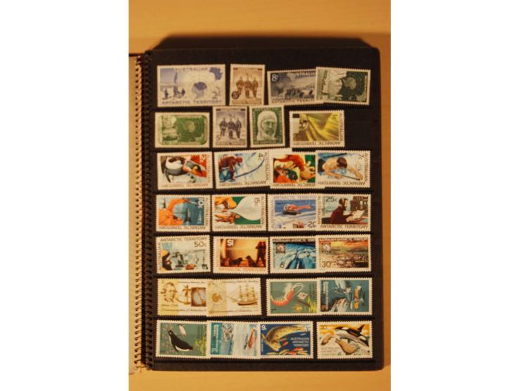 AUSTRALISCHE ANTARKTIS UND ROSS-GEBIET: 1957/2007, kpl. postfrische Sammlung im kleinen Einsteckbuch (Mi. ca. 570,-)