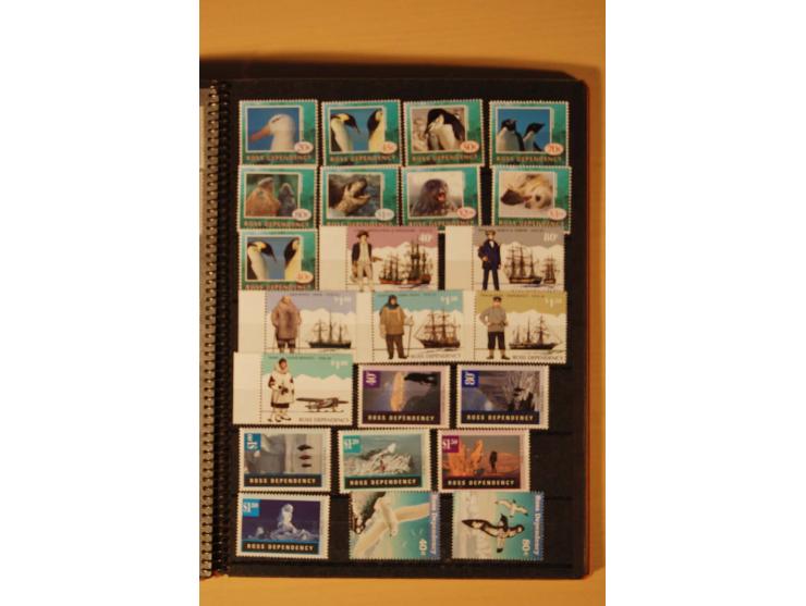 AUSTRALISCHE ANTARKTIS UND ROSS-GEBIET: 1957/2007, kpl. postfrische Sammlung im kleinen Einsteckbuch (Mi. ca. 570,-)