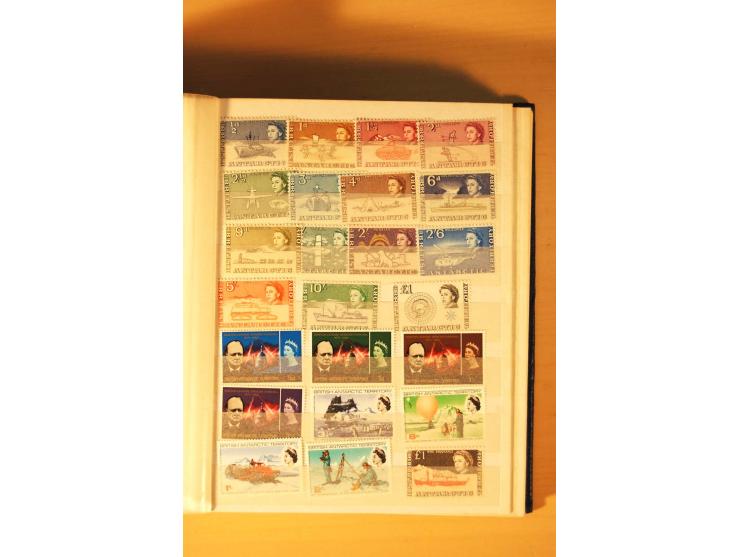 1963/2007, postfrische, mit Unternummern nach Michel kpl. Sammlung im kleinen Einsteckbuch (Mi. ca. 1.970,-)