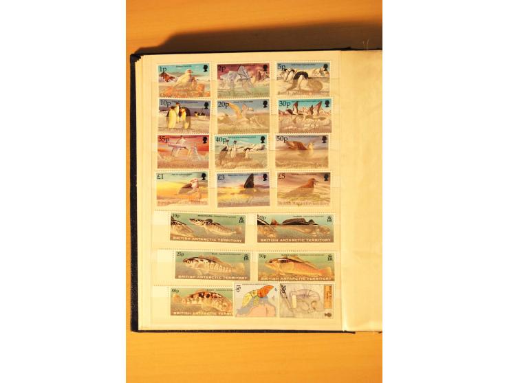 1963/2007, postfrische, mit Unternummern nach Michel kpl. Sammlung im kleinen Einsteckbuch (Mi. ca. 1.970,-)