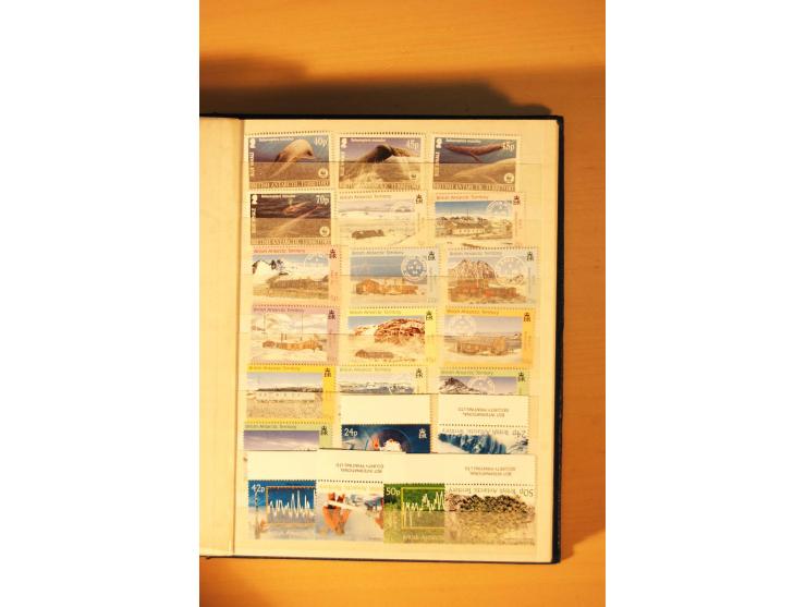 1963/2007, postfrische, mit Unternummern nach Michel kpl. Sammlung im kleinen Einsteckbuch (Mi. ca. 1.970,-)