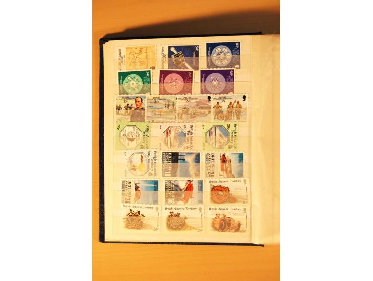 1963/2007, postfrische, mit Unternummern nach Michel kpl. Sammlung im kleinen Einsteckbuch (Mi. ca. 1.970,-)