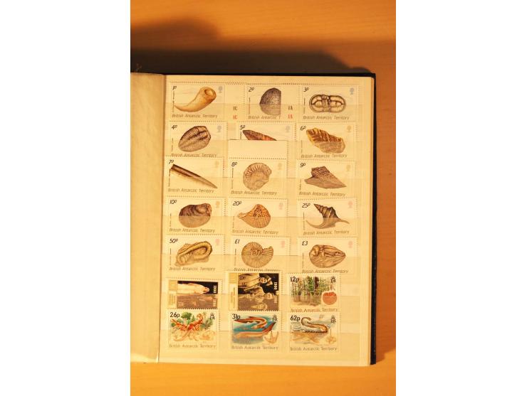 1963/2007, postfrische, mit Unternummern nach Michel kpl. Sammlung im kleinen Einsteckbuch (Mi. ca. 1.970,-)