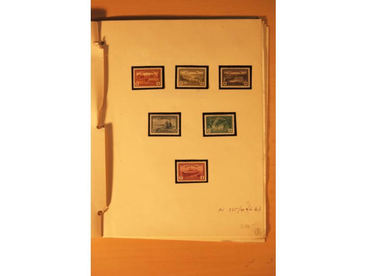 1926/51, überwiegend ungebrauchte Partie mit guten Sätzen, Heftchenblättern etc., dazu 20 Luftpostbriefe
