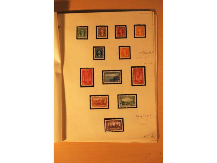 1926/51, überwiegend ungebrauchte Partie mit guten Sätzen, Heftchenblättern etc., dazu 20 Luftpostbriefe