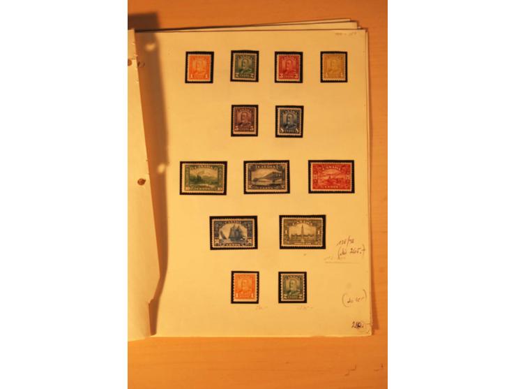 1926/51, überwiegend ungebrauchte Partie mit guten Sätzen, Heftchenblättern etc., dazu 20 Luftpostbriefe