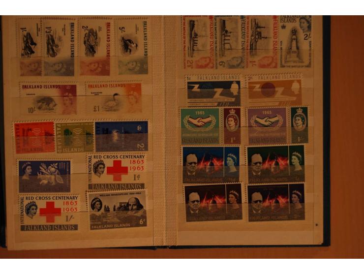1935/70, postfrische, in den Hauptnummern kpl. Sammlung im kleinen Einsteckbuch (Mi. ca. 1.600,-)