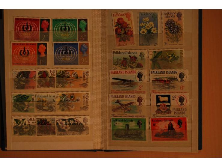1935/70, postfrische, in den Hauptnummern kpl. Sammlung im kleinen Einsteckbuch (Mi. ca. 1.600,-)