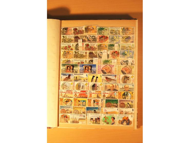 1971/2005, kpl. postfrische Sammlung mit Unternummern nach Michel im Einsteckbuch (Mi. ca. 2.670,-)