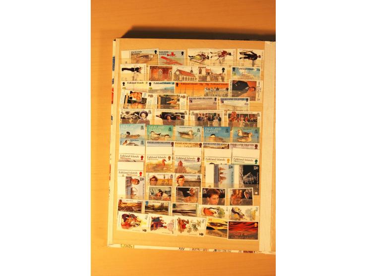 1971/2005, kpl. postfrische Sammlung mit Unternummern nach Michel im Einsteckbuch (Mi. ca. 2.670,-)