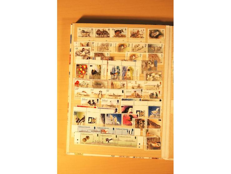 1971/2005, kpl. postfrische Sammlung mit Unternummern nach Michel im Einsteckbuch (Mi. ca. 2.670,-)