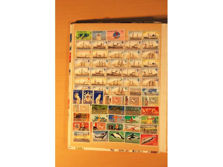 1971/2005, kpl. postfrische Sammlung mit Unternummern nach Michel im Einsteckbuch (Mi. ca. 2.670,-)