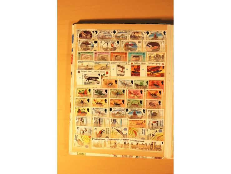 1971/2005, kpl. postfrische Sammlung mit Unternummern nach Michel im Einsteckbuch (Mi. ca. 2.670,-)