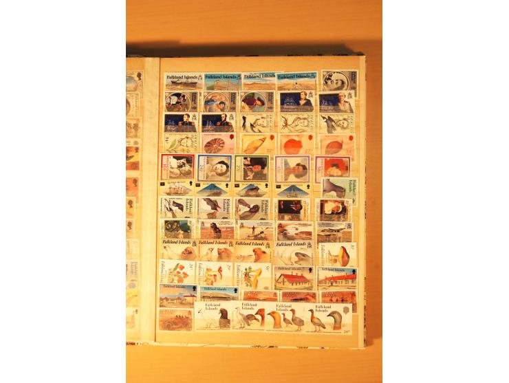 1971/2005, kpl. postfrische Sammlung mit Unternummern nach Michel im Einsteckbuch (Mi. ca. 2.670,-)
