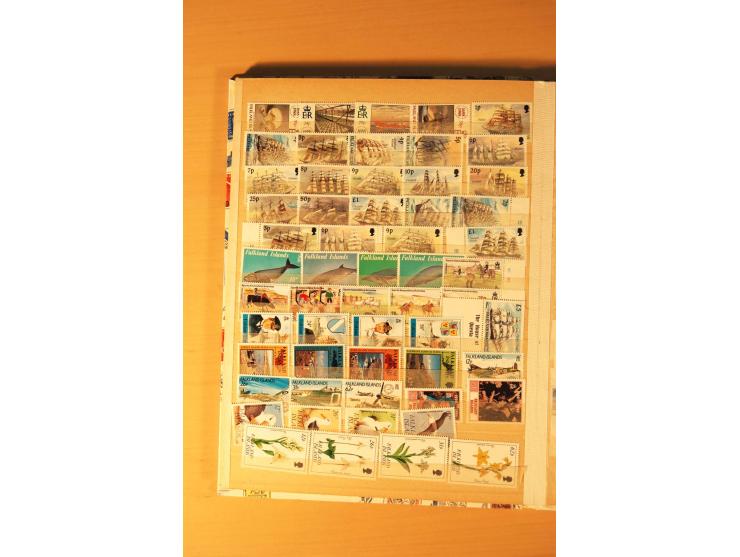 1971/2005, kpl. postfrische Sammlung mit Unternummern nach Michel im Einsteckbuch (Mi. ca. 2.670,-)