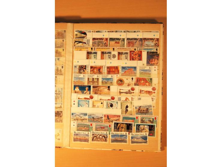 1971/2005, kpl. postfrische Sammlung mit Unternummern nach Michel im Einsteckbuch (Mi. ca. 2.670,-)