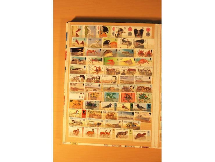 1971/2005, kpl. postfrische Sammlung mit Unternummern nach Michel im Einsteckbuch (Mi. ca. 2.670,-)
