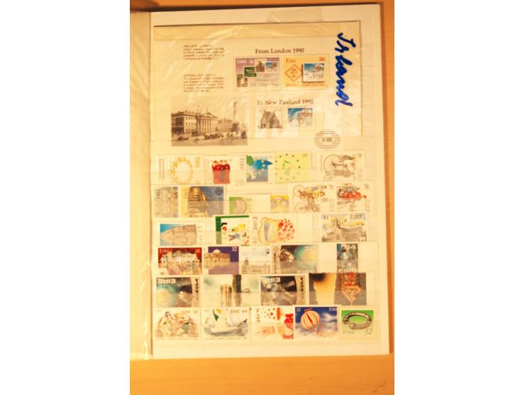 1922/97 (ca.), ungebrauchte, postfrische und gestempelte Zusammenstellung, teils mehrfach mit 4 Mustermarken aus 1987 (Mi. na