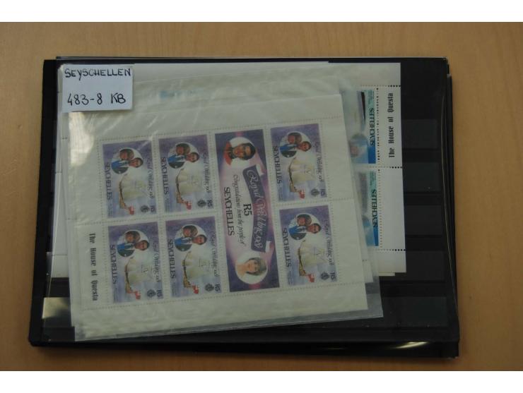 1946/2009, postfrischer Bestand mit Blocks, dazu Äußere Seychellen