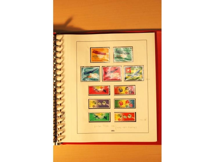 1957/72, postfrische Sammlung mit geschnittenen Parallelausgaben, Geldbriefmarken etc.