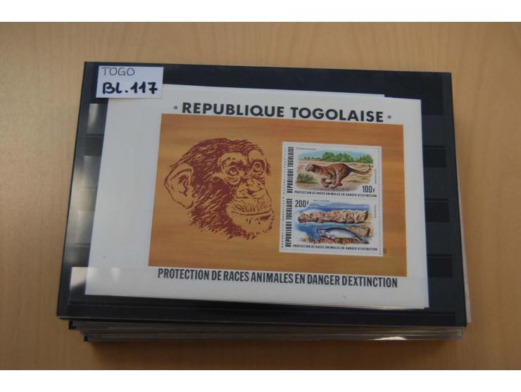 1990/2008, postfrischer umfangreicher Bestand mit Blocks und Kleinbogen, geschnittenen Ausgaben, Epreuves de Luxe, Goldmarken