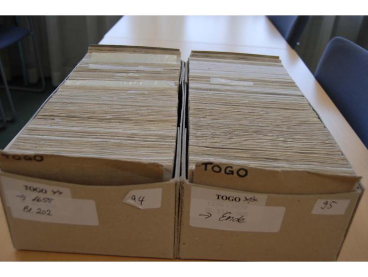 1990/2008, postfrischer umfangreicher Bestand mit Blocks und Kleinbogen, geschnittenen Ausgaben, Epreuves de Luxe, Goldmarken