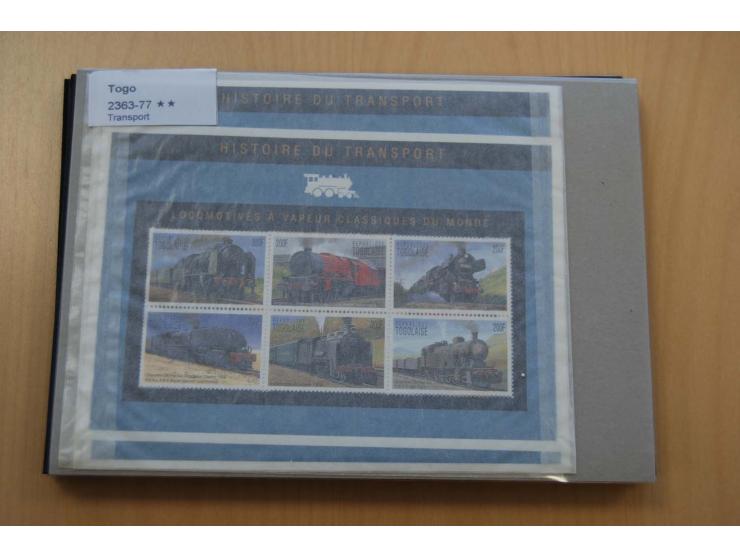 1990/2008, postfrischer umfangreicher Bestand mit Blocks und Kleinbogen, geschnittenen Ausgaben, Epreuves de Luxe, Goldmarken
