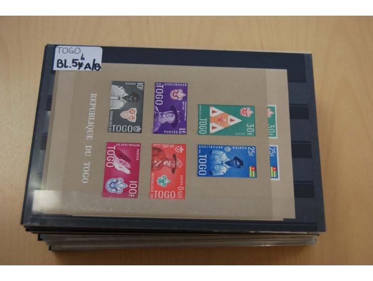 1990/2008, postfrischer umfangreicher Bestand mit Blocks und Kleinbogen, geschnittenen Ausgaben, Epreuves de Luxe, Goldmarken