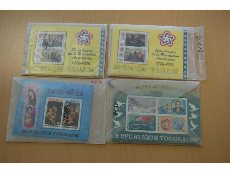 1990/2008, postfrischer umfangreicher Bestand mit Blocks und Kleinbogen, geschnittenen Ausgaben, Epreuves de Luxe, Goldmarken