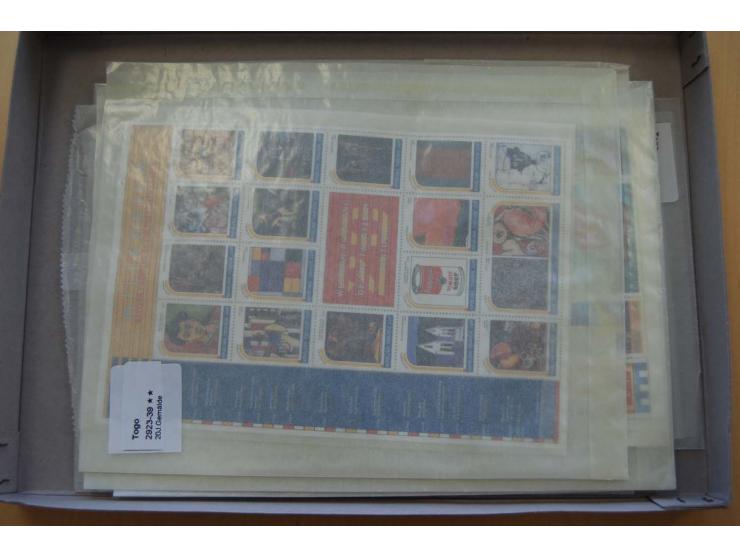 1990/2008, postfrischer umfangreicher Bestand mit Blocks und Kleinbogen, geschnittenen Ausgaben, Epreuves de Luxe, Goldmarken