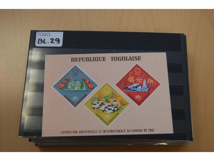 1990/2008, postfrischer umfangreicher Bestand mit Blocks und Kleinbogen, geschnittenen Ausgaben, Epreuves de Luxe, Goldmarken