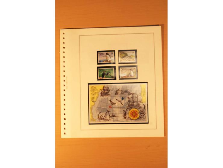 1952/2007, postfrische, etwas gestempelte Sammlung, dabei Lokalausgabe 1946 1P im kpl. Bogen, Briefe ab 1934, Zwischenstegpaa