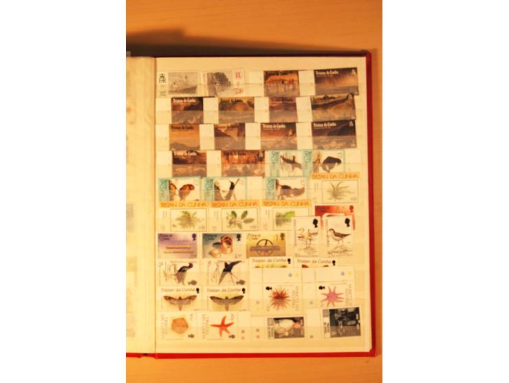 1952/2005, postfrische Sammlung mit Fiskal- und Portomarken (ohne Fiskalmarke Mi.-Nr. 2) in 2 Einsteckbüchern (Mi. 2007 nach 