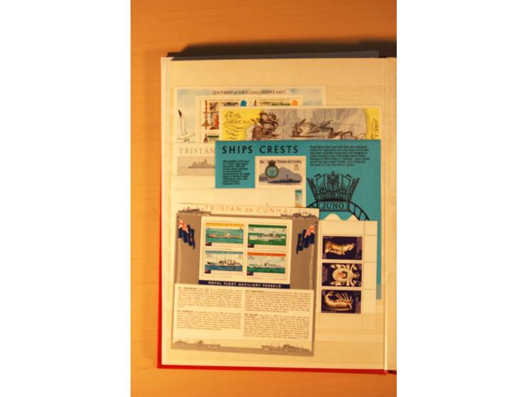 1952/2005, postfrische Sammlung mit Fiskal- und Portomarken (ohne Fiskalmarke Mi.-Nr. 2) in 2 Einsteckbüchern (Mi. 2007 nach 