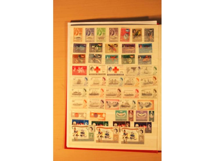 1952/2005, postfrische Sammlung mit Fiskal- und Portomarken (ohne Fiskalmarke Mi.-Nr. 2) in 2 Einsteckbüchern (Mi. 2007 nach 
