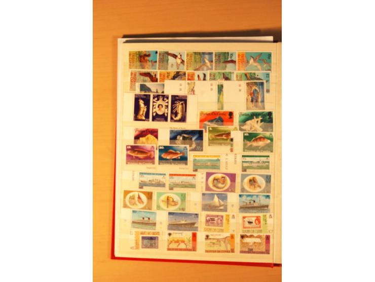 1952/2005, postfrische Sammlung mit Fiskal- und Portomarken (ohne Fiskalmarke Mi.-Nr. 2) in 2 Einsteckbüchern (Mi. 2007 nach 