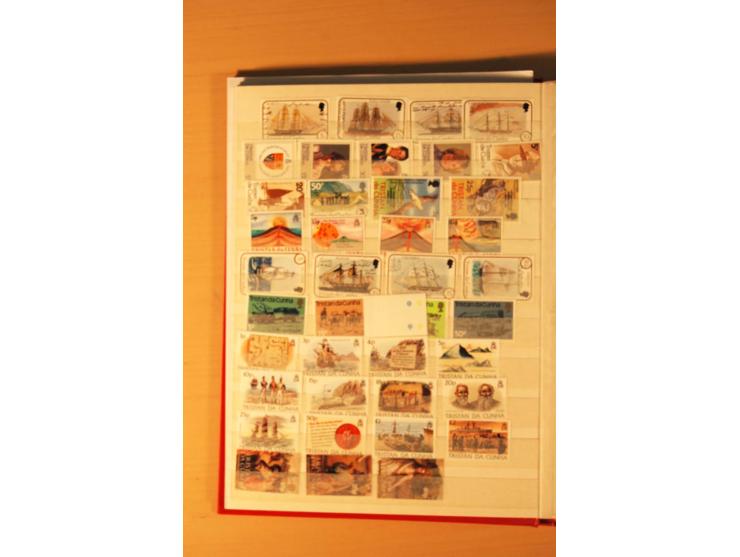 1952/2005, postfrische Sammlung mit Fiskal- und Portomarken (ohne Fiskalmarke Mi.-Nr. 2) in 2 Einsteckbüchern (Mi. 2007 nach 