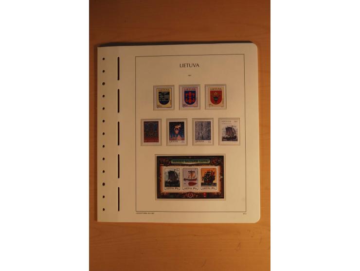 1918/2000, ungebrauchte und postfrische Sammlung, in den Hauptnummern augenscheinlich weit überkomplett mit vielen ungezähnte