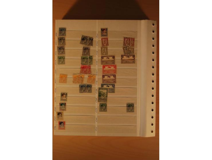 1859/1985, postfrischer, ungebrauchter und gestempelter Bestand mit besseren Ausgaben im Lagerbuch