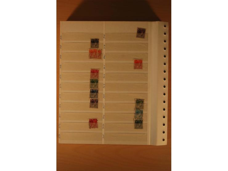 1859/1985, postfrischer, ungebrauchter und gestempelter Bestand mit besseren Ausgaben im Lagerbuch